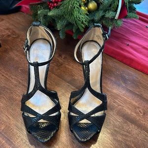 Marc Fisher Snake skin heels